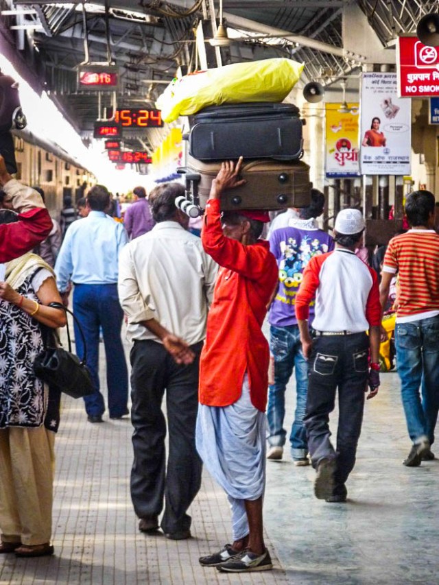 porter-at-ajmer-station-rajasthan-india1