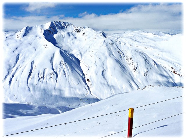The vast Federia ski area reveals itself to us.