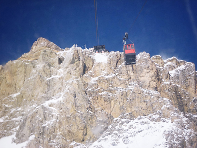 The Lagazuoi cable car is as breathtaking as it look