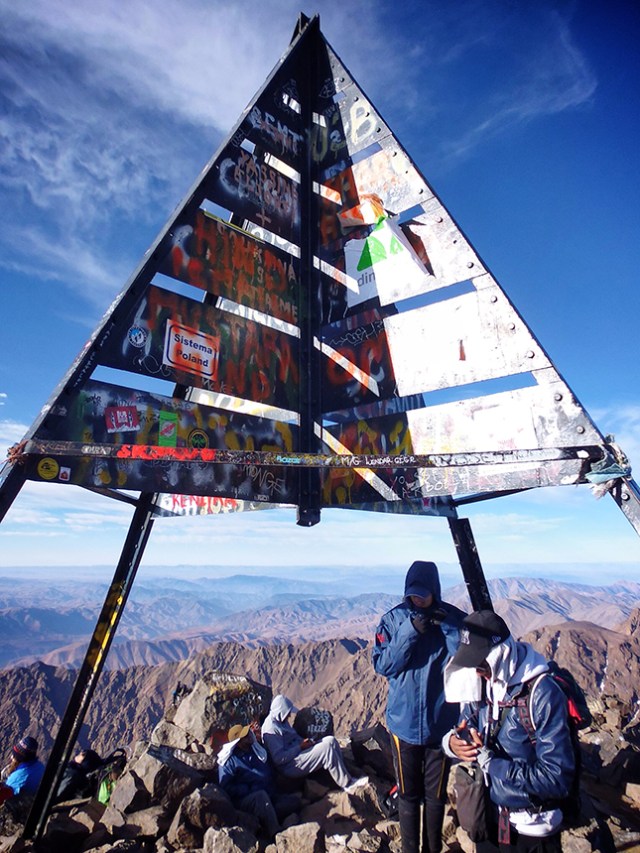 jebel_toubkal_summit_pyramid
