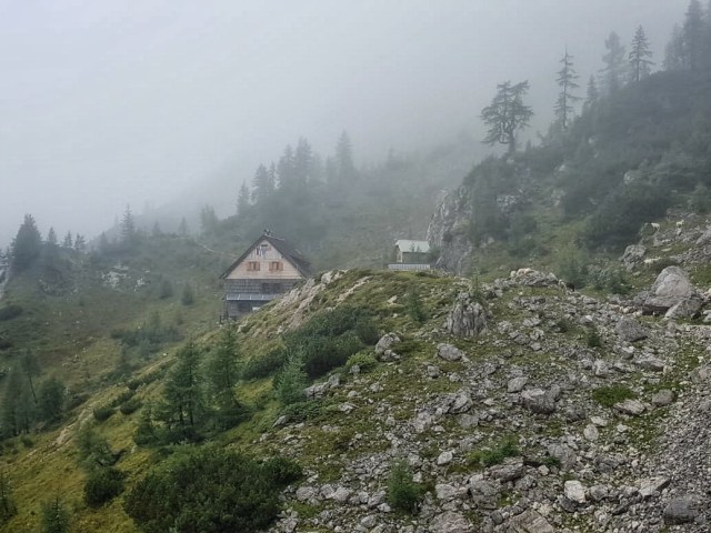 En route to the Dom Planiska Hut